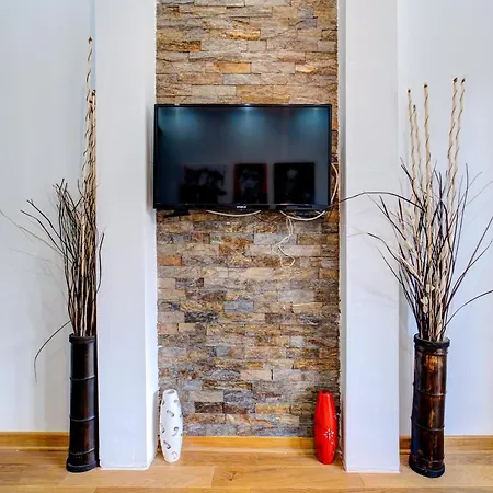 Pekovic, Pine Trees View With Big Balcony In The Center Of Zlatibor! Zlatibor