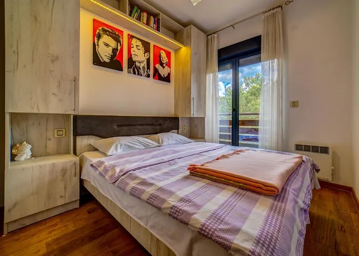 Pekovic, Pine Trees View With Big Balcony In The Center Of Zlatibor! * Zlatibor