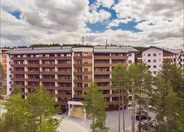 Pekovic, Pine Trees View With Big Balcony In The Center Of Zlatibor! *