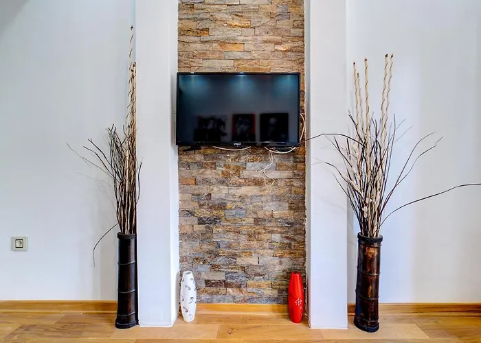 Pekovic, Pine Trees View With Big Balcony In The Center Of Zlatibor! ズラティボール