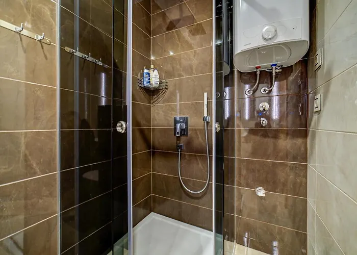 Pekovic, Pine Trees View With Big Balcony In The Center Of Zlatibor! アパート