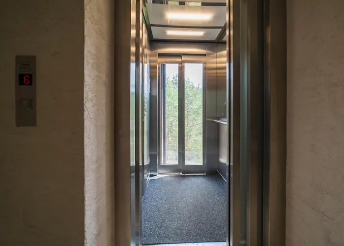 Pekovic, Pine Trees View With Big Balcony In The Center Of Zlatibor! *